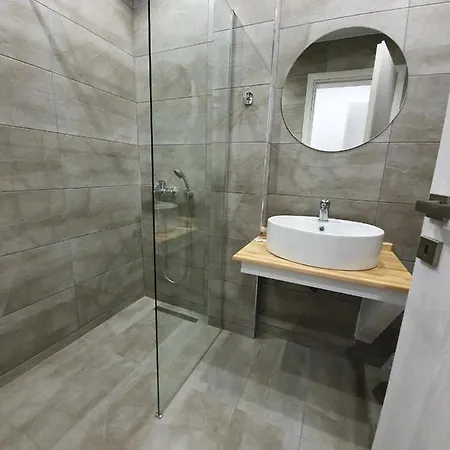 The 9 Project - Centre * Tesalónica