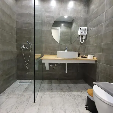 The 9 Project - Centre * Tesalónica