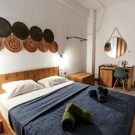 The 9 Project - Centre Apartment *