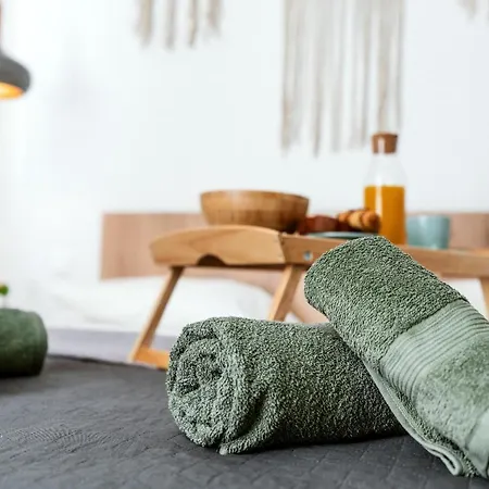 The 9 Project - Centre