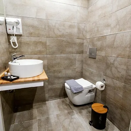 The 9 Project - Centre