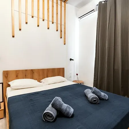 The 9 Project - Centre Apartamento