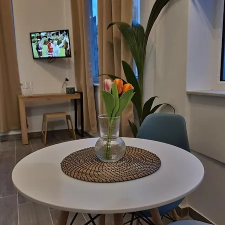 The 9 Project - Centre Apartamento