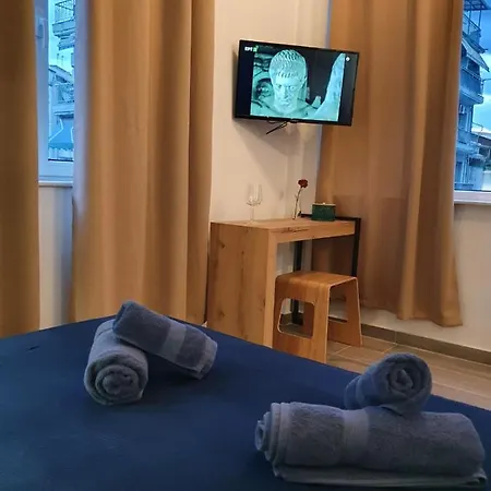 The 9 Project - Centre * Tesalónica