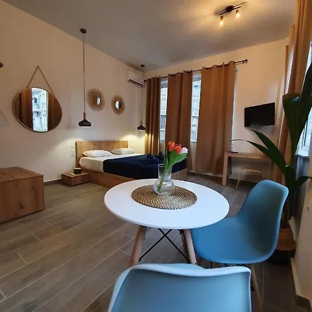 The 9 Project - Centre *