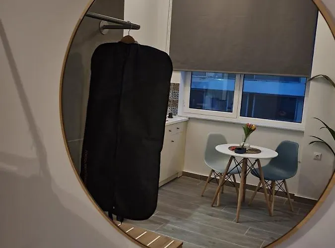 The 9 Project - Centre