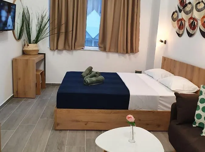 The 9 Project - Centre *