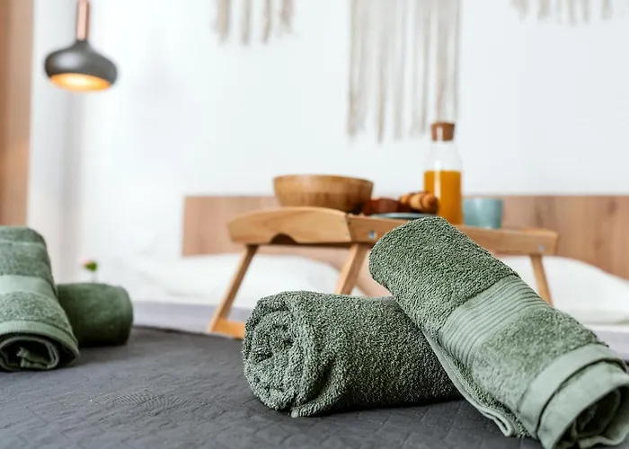 The 9 Project - Centre