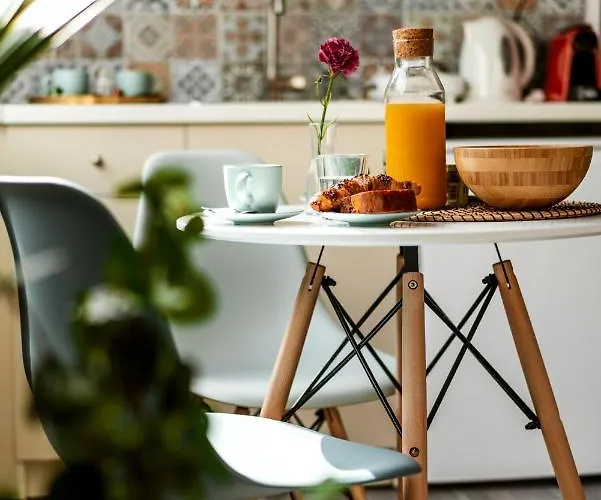 The 9 Project - Centre